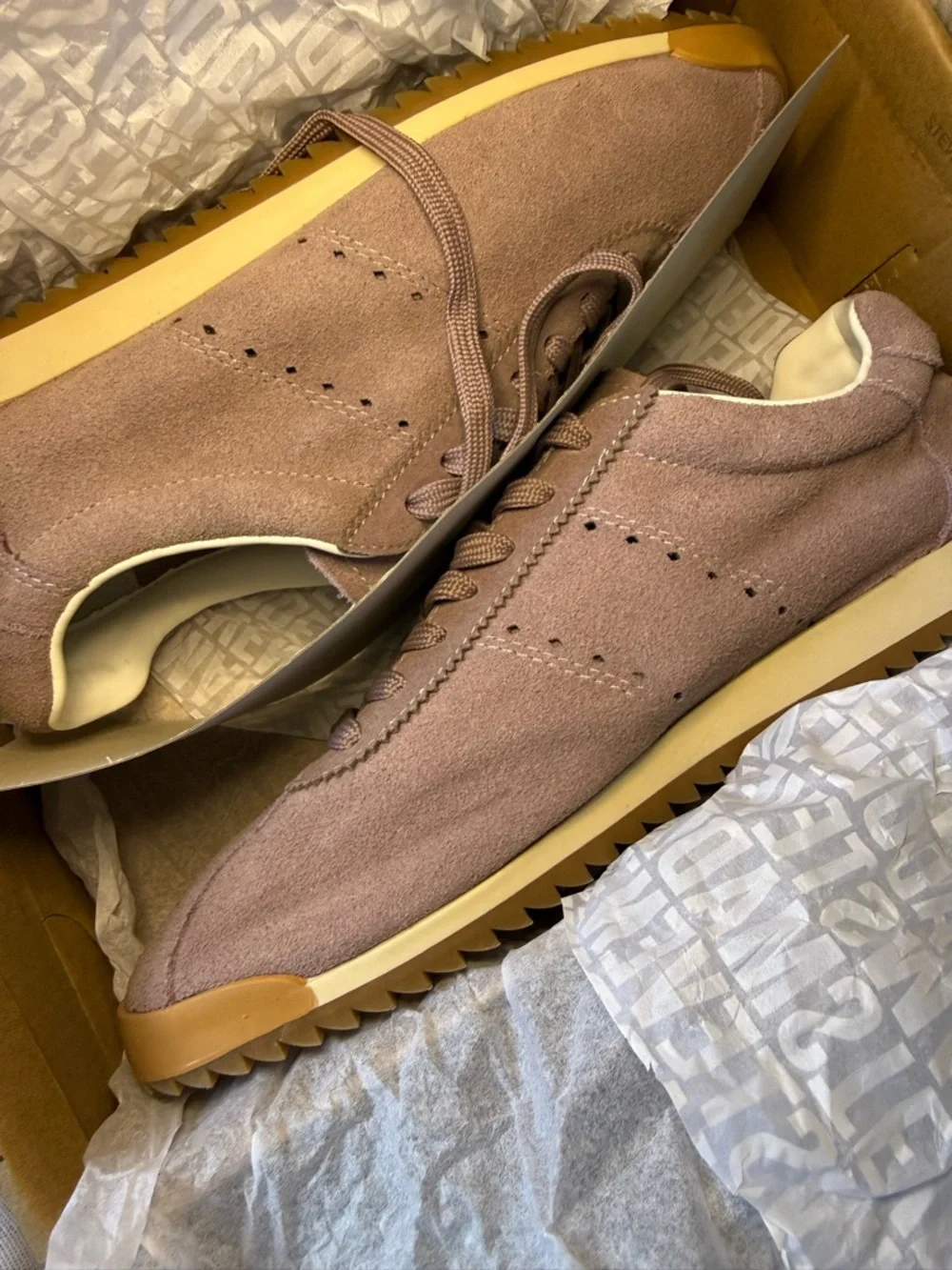 Steve Madden mirage lining